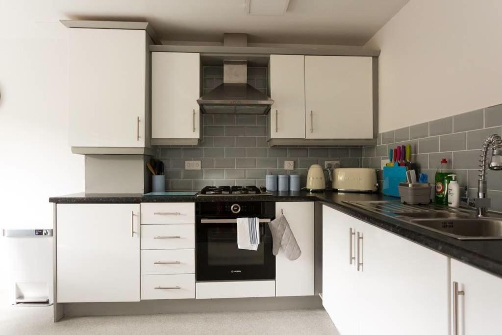 The Beeches 3 - Serviced Apartment เชฟฟิลด์ ภายนอก รูปภาพ